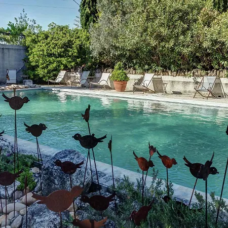 Rustic Cottage In Oppede With Shared Pool Holiday home