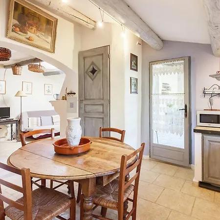Rustic Cottage In Oppede With Shared Pool Holiday home